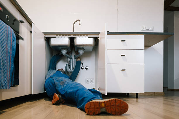 Professional Leak Detection technician working in Everetts, NC
